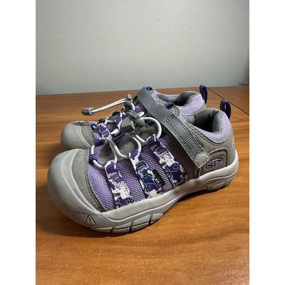 KEEN Kids Newport Purple Gray Camo Round Toe Low Top Sneakers 13 Hiking Outdoor
